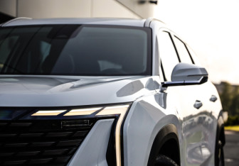 Подержанный автомобиль Geely Atlas 2023 года (2 фото)