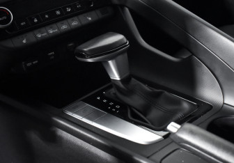 Подержанный автомобиль Hyundai Elantra Sedan 2022 года (11 фото)