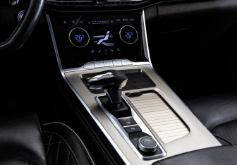 Подержанный автомобиль Exeed VX 2022 года (12 фото)