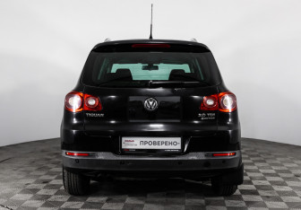 Подержанный автомобиль Volkswagen Tiguan 2010 года (6 фото)