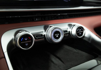 Подержанный автомобиль Exeed RX 2023 года (21 фото)