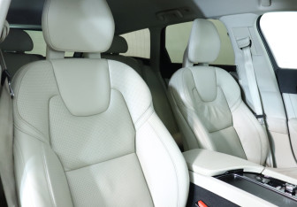 Подержанный автомобиль Volvo V90 Cross Country 2017 года (11 фото)