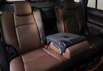 Подержанный автомобиль Toyota Land Cruiser Prado 2016 года (26 фото)