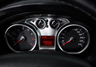 Подержанный автомобиль Ford Focus Sedan 2009 года (12 фото)