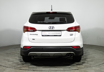 Подержанный автомобиль Hyundai Santa Fe 2015 года (6 фото)