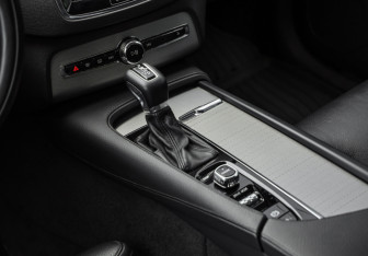Подержанный автомобиль Volvo XC90 2015 года (24 фото)