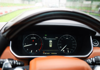 Подержанный автомобиль Land Rover Range Rover 2016 года (15 фото)