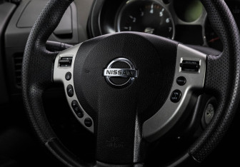 Подержанный автомобиль Nissan X-Trail 2007 года (12 фото)