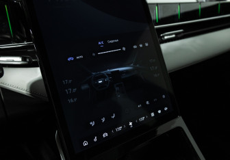 Подержанный автомобиль Geely Atlas 2024 года (17 фото)