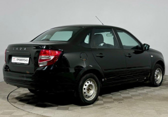 Подержанный автомобиль LADA (ВАЗ) Granta Sedan 2019 года (5 фото)