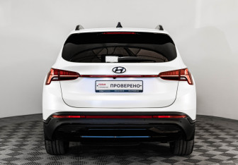 Подержанный автомобиль Hyundai Santa Fe 2022 года (8 фото)
