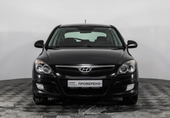 Подержанный автомобиль Hyundai i30 Hatchback 2009 года (2 фото)