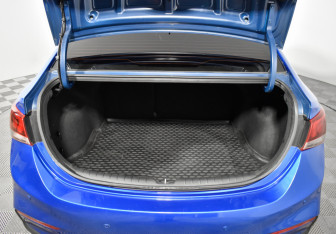 Подержанный автомобиль Hyundai Solaris Sedan 2017 года (18 фото)