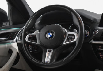 Подержанный автомобиль BMW X4 2020 года (15 фото)