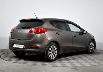 Подержанный автомобиль Kia Ceed Hatchback 2012 года (5 фото)