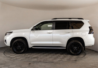 Подержанный автомобиль Toyota Land Cruiser Prado 2021 года (8 фото)
