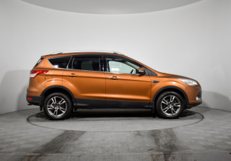 Подержанный автомобиль Ford Kuga 2014 года (4 фото)