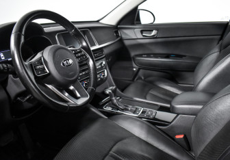 Подержанный автомобиль Kia Optima Sedan 2019 года (9 фото)