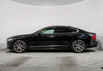 Подержанный автомобиль Volvo S90 2019 года (8 фото)