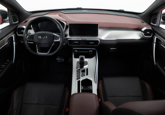 Подержанный автомобиль Geely Coolray 2022 года (20 фото)