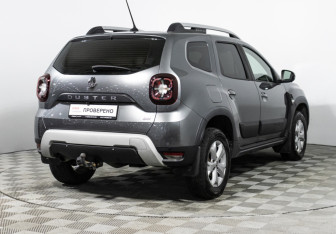 Подержанный автомобиль Renault Duster 2021 года (5 фото)
