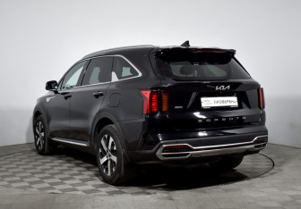 Подержанный автомобиль Kia Sorento 2021 года (7 фото)