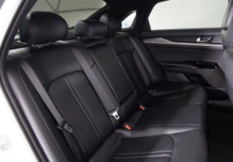 Подержанный автомобиль Kia K5 2021 года (13 фото)