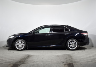 Подержанный автомобиль Toyota Camry Sedan 2018 года (8 фото)