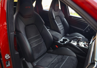 Подержанный автомобиль Porsche Cayenne 2022 года (30 фото)