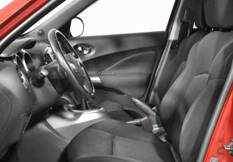 Подержанный автомобиль Nissan Juke 2011 года (10 фото)