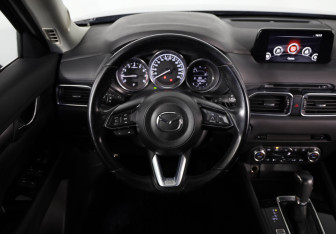 Подержанный автомобиль Mazda CX-5 2017 года (10 фото)