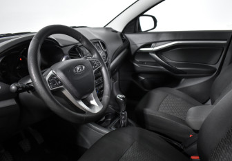 Подержанный автомобиль LADA (ВАЗ) Vesta Sedan 2019 года (6 фото)