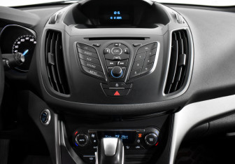 Подержанный автомобиль Ford Kuga 2014 года (14 фото)