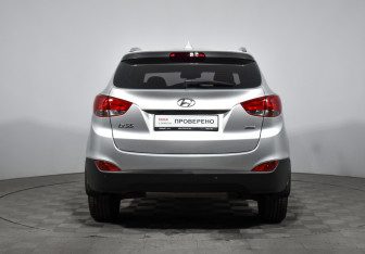 Подержанный автомобиль Hyundai ix35 2013 года (6 фото)