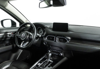 Подержанный автомобиль Mazda CX-5 2020 года (9 фото)