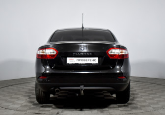 Подержанный автомобиль Renault Fluence 2010 года (6 фото)
