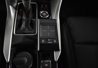Подержанный автомобиль Mitsubishi Eclipse Cross 2019 года (20 фото)
