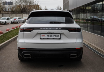 Подержанный автомобиль Porsche Cayenne 2019 года (5 фото)