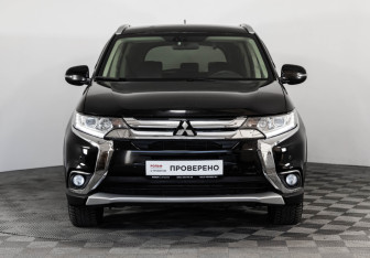 Подержанный автомобиль Mitsubishi Outlander 2015 года (2 фото)