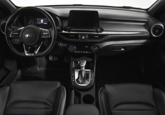 Подержанный автомобиль Kia Cerato Sedan 2019 года (15 фото)