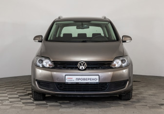 Подержанный автомобиль Volkswagen Golf Plus 2011 года (2 фото)