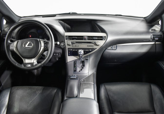 Подержанный автомобиль Lexus RX 2012 года (15 фото)