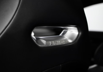 Подержанный автомобиль Changan UNI-V 2024 года (29 фото)