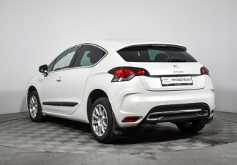 Подержанный автомобиль Citroen DS4 2012 года (7 фото)