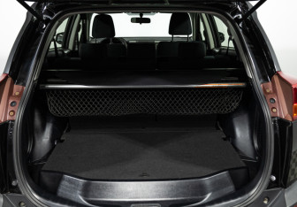 Подержанный автомобиль Toyota RAV4 2012 года (18 фото)