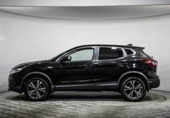 Подержанный автомобиль Nissan Qashqai 2021 года (8 фото)