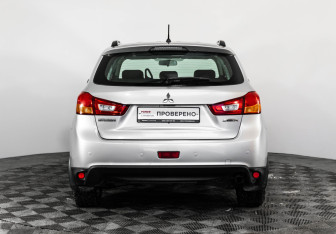 Подержанный автомобиль Mitsubishi ASX 2012 года (6 фото)