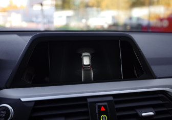 Подержанный автомобиль BMW X3 2018 года (19 фото)