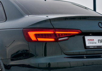 Подержанный автомобиль Audi A4 Sedan 2018 года (12 фото)