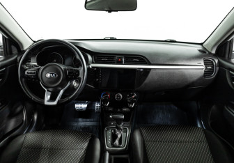 Подержанный автомобиль Kia Rio Hatchback 2020 года (13 фото)